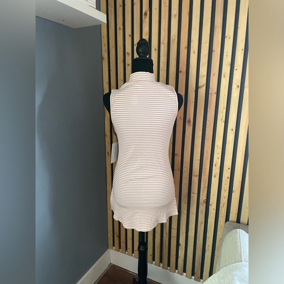 See & Be Seen Dress - Picture 4 of 8